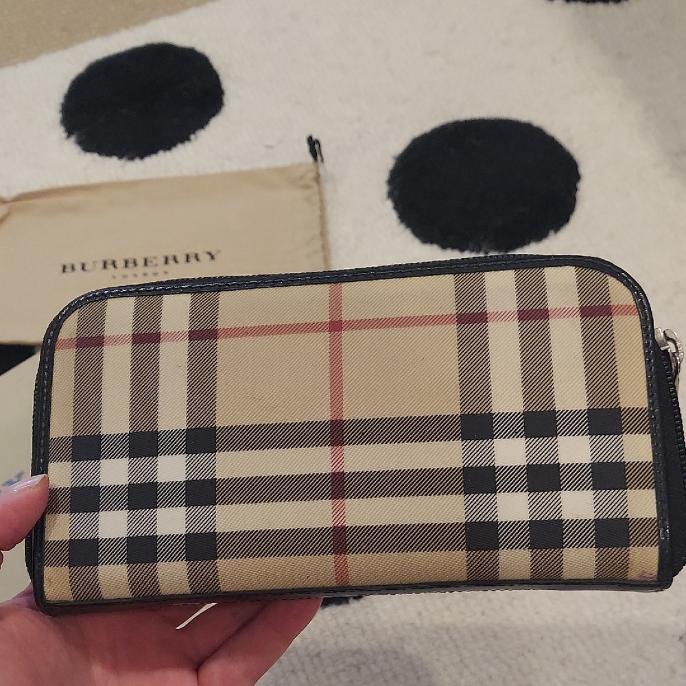 Burberry Checkered Wallet - Picture 2 of 9